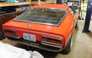 کسی این انبار مونترال آلفا رومئو را ذخیره می کند