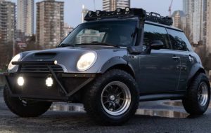 یک قهرمان باشید ، این مینی خارج از جاده را بخرید