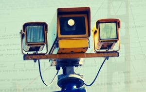 این شهر دوربین های سرعت را اضافه کرد. اکنون ، آنها ماهانه 30،000 بلیط صادر می کنند