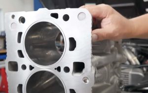 در اینجا نحوه ساخت موتور رانش BMW 11200 اسب بخار آورده شده است